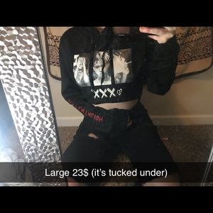 Shirts & sweatshirts